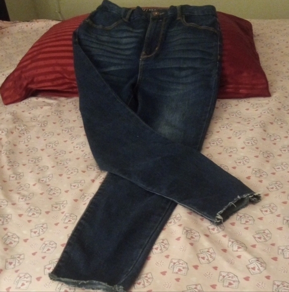 No Boundaries Dark Blue High Rise Denim Jeans Size 7 Pre-owned In Good Condition - Picture 15 of 16